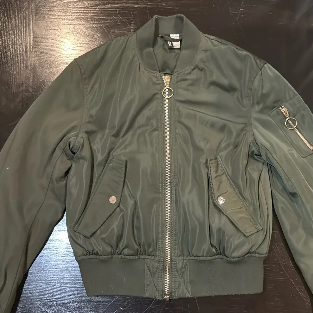 H&M bomber jacket - Picture 1 of 5